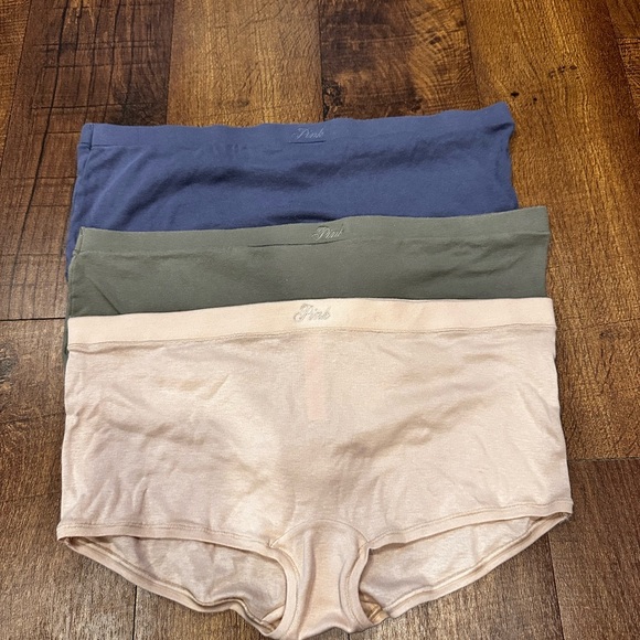 Victoria's Secret Bundle - Picture 8 of 11